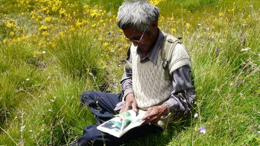 স্থানীয়দের কাছে এই পাথরটি চুগ ঝি নামে পরিচিত। স্পিতিতে গেলে খুব সহজেই চোখে পড়ে যাবে এই পাথর।