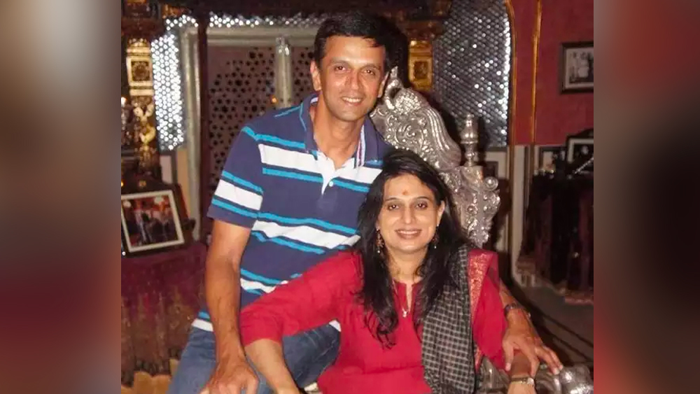 পরে পেন্ধরকর পরিবার চলে যায় নাগপুরে। সেখানেই সময় পেলেই পৌঁছে যেতেন দ্রাবিড় পরিবারের বড় ছেলে রাহুলও। উদ্দেশ্য ছিল, বিজেতা পেন্ধরকরের সঙ্গে দেখা করা। সে কথা বিজেতা নিজে স্বীকার না করলেও বন্ধুরা ঠাট্টা করতে ছাড়ত না।