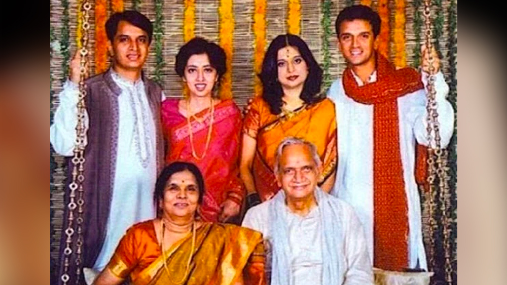 ২০০৩ সালের ৪ মে খাঁটি মরাঠি রীতিনীতি মেনে রাহুল-বিজেতার বিয়ে হয় বেঙ্গালুরুর শহরতলিতে। সকাল সাড়ে ৯টা থেকে দুপুর ৩টে পর্যন্ত বিয়ের অনুষ্ঠানে উপস্থিত ছিলেন ঘনিষ্ঠ আত্মীয়স্বজনই।