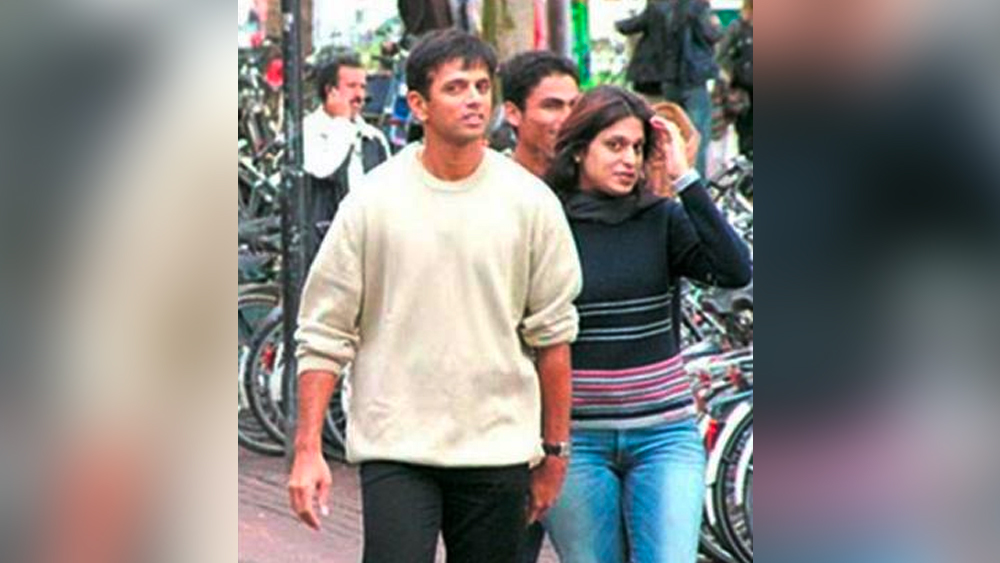 কেরিয়ার এবং ব্যক্তিগত জীবন, দু’টি দিকেই রাহুল প্রচারবিমুখ। স্ত্রী বিজেতাও অযথা প্রচারের আলোয় আসতে পছন্দ করেন না। দু’জনেই তাঁদের পরিবারে তারকাসুলভ গ্ল্যামারের তুলনায় মধ্যবিত্ত মূল্যবোধকেই বেশি গুরুত্ব দিয়ে এসেছেন।