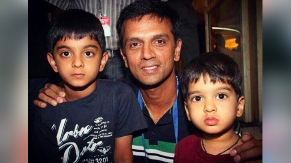 ২০০৫ সালে জন্ম হয় রাহুল এবং বিজেতার প্রথম সন্তান সমিতের। ৪ বছর পরে দ্রাবিড় পরিবারে আগমন আরও এক নতুন অতিথির। জন্ম হয় সমিতের ভাই অন্বয়ের। দুই ভাইয়ের মধ্যে সমিত ক্রিকেট খেলছেন বাবার মতো।