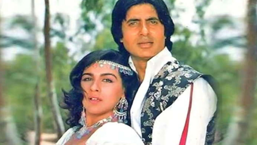 পার্টি থেকে বেরিয়ে যাওয়ার সময় অমৃতা তাঁদের কাছে যান। অমিতাভ তাঁকে আরও কিছু ক্ষণ থেকে যেতে অনুরোধ করেন। অমৃতা অনুরোধ রেখেছিলেন এবং সেখানেই তাঁদের সঙ্গে গল্প জুড়ে দেন।