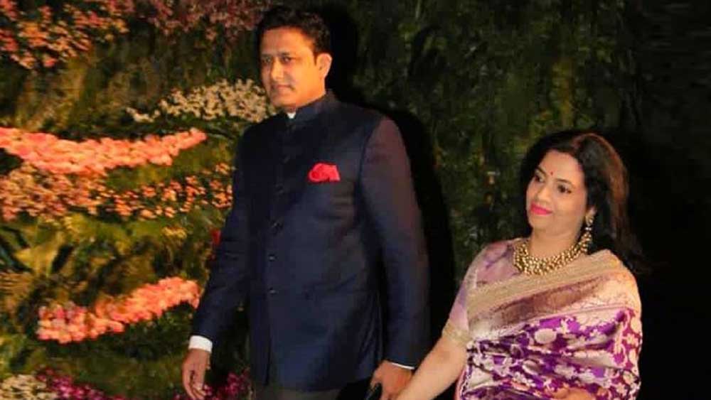 কোনওরকম জাঁকজমক, রোশনাইয়ের বাইরে রেজিস্ট্রি ম্যারেজে জীবনসঙ্গী হিসেবে সম্পর্কের বন্ধনে আবদ্ধ হন চেতনা এবং কুম্বলে। সংবাদ মাধ্যমেও তাঁদের বিয়ে নিয়ে বেশি প্রচার হোক, চাননি দু’জনেক কেউই। কারণ তাঁদের মনে হয়েছিল এতে আরুণির উপর কুপ্রভাব পড়বে।