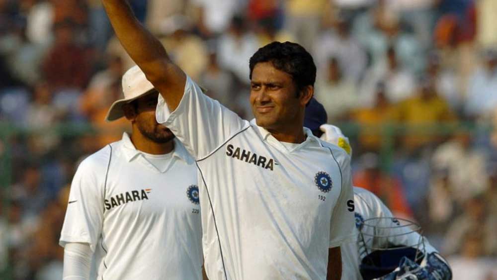 শুধু পরিসংখ্যান এবং রেকর্ডের অঙ্ক দিয়ে বিচার করা যাবে না ‘জাম্বো’র ক্রিকেটারজীবন। তাঁর বোলিং রান আপের জন্য এই নামেই কুম্বলেকে ডাকতেন সহযোদ্ধারা।