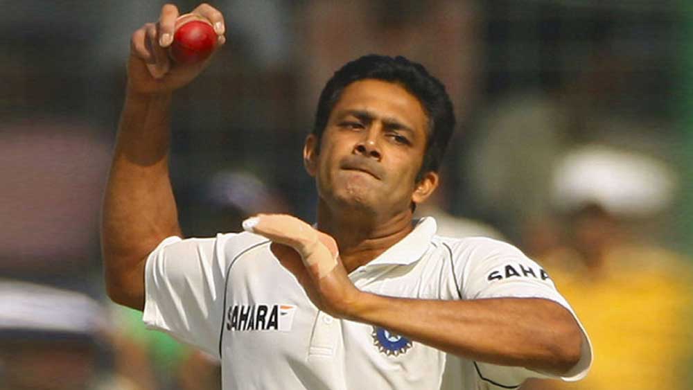 ২০০৮ সালের ২ নভেম্বর দিল্লির ফিরোজ শাহ কোটলায় অস্ট্রেলিয়ার বিরুদ্ধে তৃতীয় টেস্টের পরে অবসর ঘোষণা করেন কুম্বলে। এর পর আইপিএল-এ অবশ্য ছিলেন তিনি।