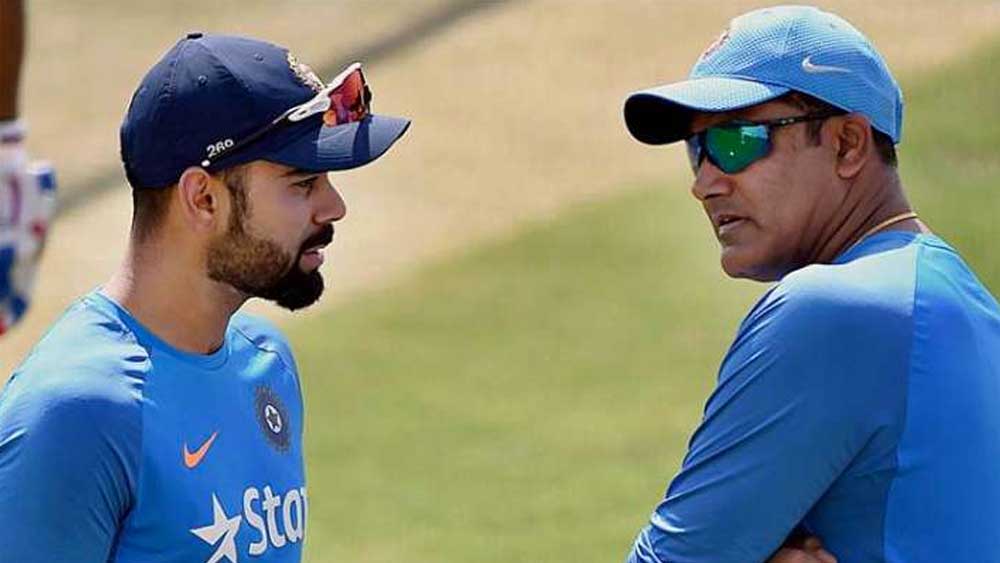 ২০১৬ সালে অনিল কুম্বলেকে জাতীয় দলের প্রধান প্রশিক্ষকের দায়িত্ব দেওয়া হয়। ১ বছরের মেয়াদ শেষ হওয়ার আগেই তিনি সেই দায়িত্ব ছেড়ে দেন। মনে করা হয়, অধিনায়ক বিরাট কোহালির সঙ্গে মতান্তরের কারণেই সরে দাঁড়ান প্রাক্তন এই অভিজ্ঞ ক্রিকেটার।