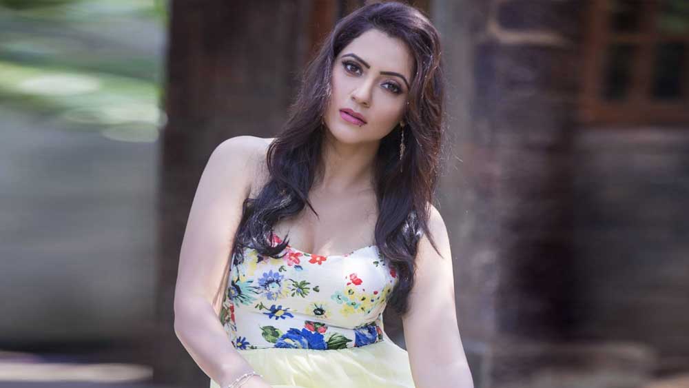 তবে ২০১১ সালের পর থেকে বিনোদন দুনিয়ায় জিবিধাকে বিশেষ দেখা যায়নি। সোশ্যাল মিডিয়ায় রটে গিয়েছিল তাঁর মৃত্যুর ভুয়ো খবরও।