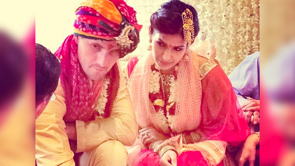 ১ বছর পরে, ২০১৪ সালের ১২ জুন ক্যাথলিক খ্রিস্টধর্মমতে তাঁদের বিয়ে হয়েছিল মুম্বইয়ের এক নামী হোটেলে। এর ৩ বছর পরে তাঁরা বিয়ে করেন ভারতীয় ঘরানাতেও।