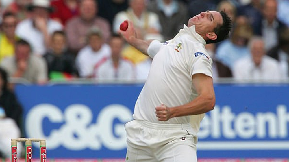 অস্ট্রেলিয়ার জাতীয় দলে টেটের অভিষেক ২০০৫ সালে। সে বছরেই প্রথম টেস্ট খেলেন তিনি। ওয়ান ডে ম্যাচে আত্মপ্রকাশ তার ২ বছর পরে।