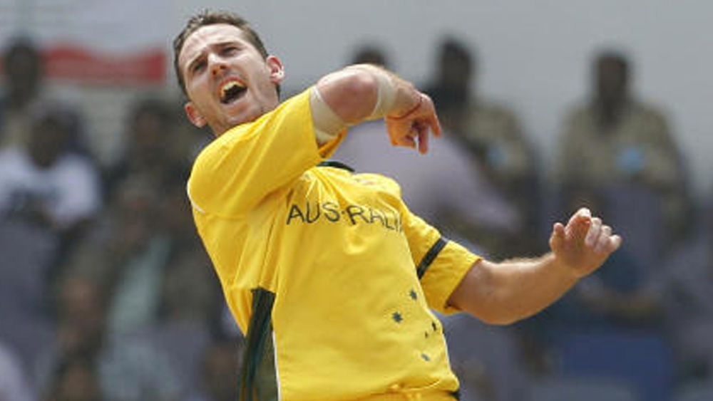 চোট আঘাতে বার বার বিধ্বস্ত হয়েছে ফাস্ট বোলার টেটের কেরিয়ার। তবে টেস্টের তুলনায় তিনি অনেক বেশি সফল ওয়ান ডে ক্রিকেটে। ২০০৭ সালে বিশ্বজয়ী অস্ট্রেলিয়া ক্রিকেট দলেরও গুরুত্বপূর্ণ সদস্য ছিলেন তিনি।