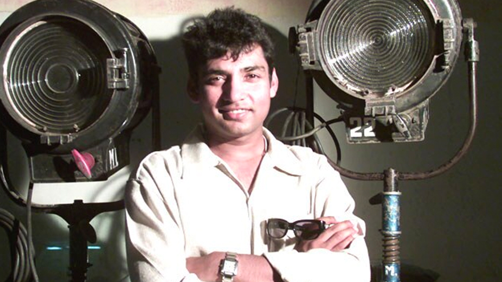 এত সব কিছুর মধ্যে অভিনয়ের শখও মিটিয়ে নিয়েছেন জাডেজা। ২০০৩ সালে ‘খেল’ ছবিতে তিনি অভিনয় করেন সুনীল শেট্টি এবং সানি দেওলের সঙ্গে। তার ৬ বছর পরে তাঁকে দেখা যায় ‘পল পল দিল কে সাথ’ ছবিতে। ‘কাই পো চে’ ছবিতে তিনি ক্রিকেট ধারাভাষ্যকার হিসেবে ছিলেন ক্যামিয়ো ভূমিকায়। রিয়্যালিটি শো ‘ঝলক দিখলা যা’ এবং ‘কমেডি সার্কাস’-এও অংশ নিয়েছিলেন বর্ণময় জাডেজা।