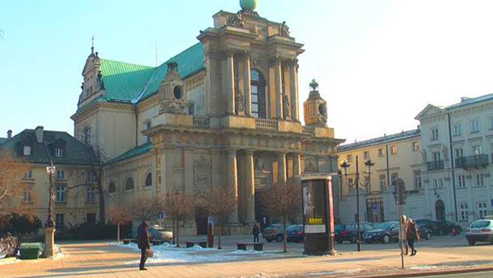 রত্তনবাঈ এবং তাঁর ভাইদের জীবনযাপনের প্রতি ধাপে জড়িয়ে ছিল ঐশ্বর্য। ব্যয়ের যে কোনও লক্ষ্মণরেখা থাকতে পারে, জানতেন না রত্তনবাঈ। দেশের বিভিন্ন প্রান্তে ছড়িয়ে ছিটিয়ে থাকা একাধিক বাড়ি অথবা ইউরোপের কোনও দেশ ছিল তাঁর ছুটি কাটানোর জায়গা।