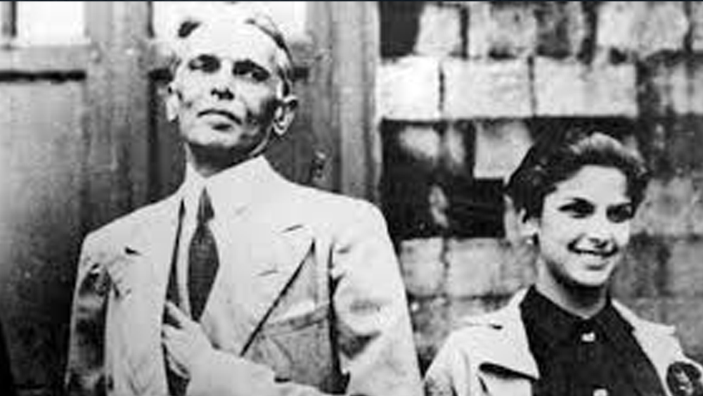 নিজে ভিন ধর্মে বিয়ে করলেও মেয়ের ভিন ধর্মে বিয়ে করা নিয়ে তীব্র আপত্তি ছিল মহম্মদ আলি জিন্নার। রত্তনবাইয়ের সঙ্গে আরও একটি দিকে মিল রয়েছে তাঁর কন্যার। তাঁরও বিয়ে দীর্ঘস্থায়ী হয়নি। ছেলে নুসলি এবং মেয়ে ডায়ানার জন্মের পরে ১৯৪৩ সালে বিচ্ছেদ হয়ে যায় নেভিল এবং দিনার।