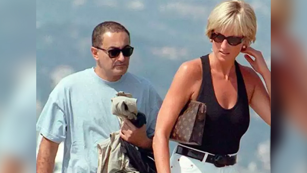 কিন্তু সে সুযোগ আর দেননি ডায়ানা। বিচ্ছেদের ঠিক পরের বছর ১৯৯৭ সালের ৩১ অগস্ট প্যারিসের বিখ্যাত পঁ দেআলমা সুড়ঙ্গে গাড়ি দুর্ঘটনায় তাঁর মৃত্যু হয়। পাপারাৎজিদের হাত থেকে বাঁচতে ঝড়ের বেগে চলছিল গাড়ি। তখনই এই দুর্ঘটনা। ডায়ানার সঙ্গেই মারা যান তাঁর প্রেমিক মিশরীয় ধনকুবের ডোডি ফায়েদ এবং গাড়ির চালক অঁরি পল। তবে প্রাণে বেঁচে যান ডায়ানার দেহরক্ষী ট্রেভর রিজ জোনস।