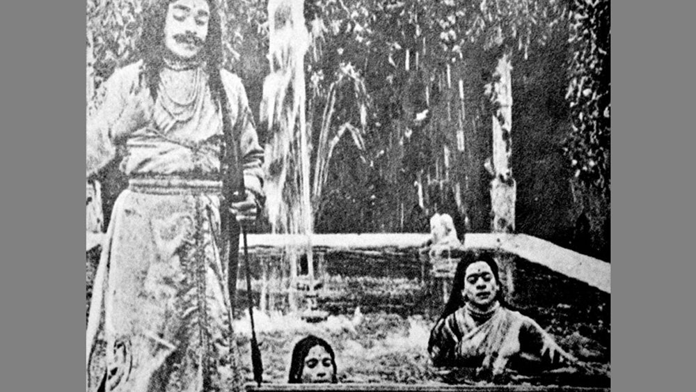 কিন্তু এই ফিল্মের জন্য রানি কে হবেন? অনেক চেষ্টাতেও রাজা হরিশচন্দ্রের রানির ভূমিকায় কাউকে খুঁজে পেলেন না দাদা সাহেব।