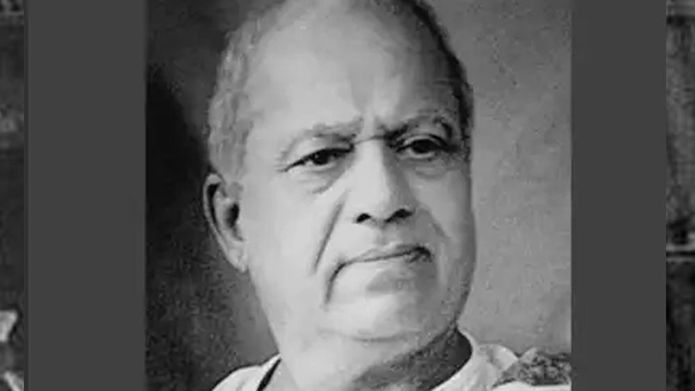 অণ্ণার সঙ্গে দাদা সাহেবের পরিচয়টাও হয়েছিল খুব অদ্ভুত ভাবেই। প্রথম ফিল্মের কাস্টিং নিয়ে মাথার মধ্যে কাটাছেঁড়া চালাচ্ছিলেন দাদা সাহেব। ৯ জন অভিনেতার মধ্যে ৮ জনকে তিনি পেয়ে গিয়েছিলেন। সমস্যা হচ্ছিল শুধু রানি তারামতিকে নিয়ে।