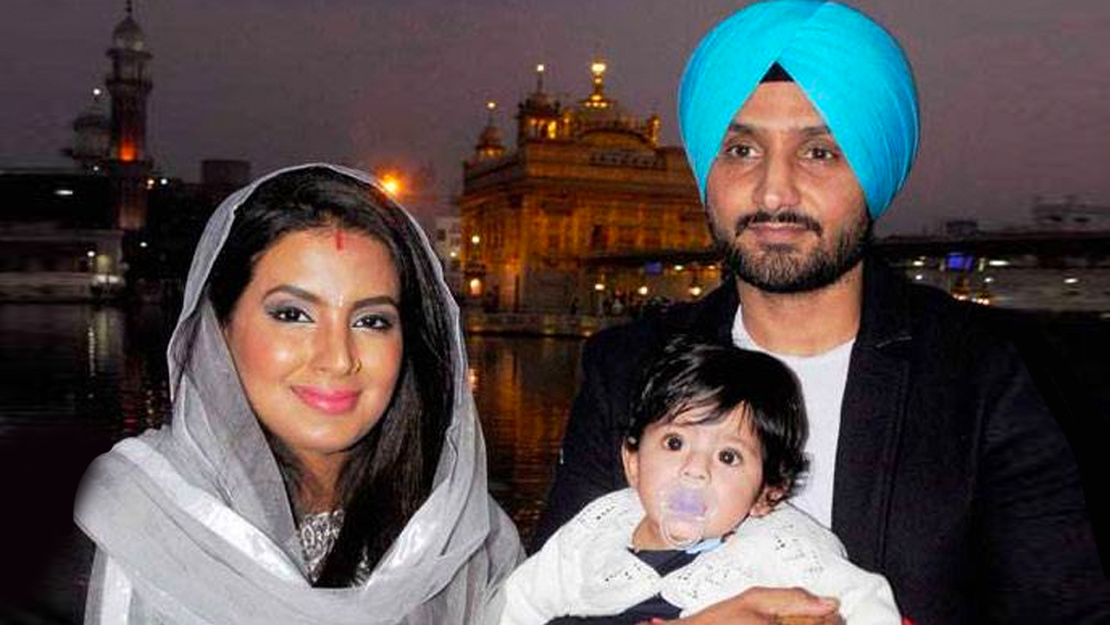 ২০১৭ সালে ইংল্যান্ডের পোর্টসমাউথে জন্ম হয় হরভজন-গীতার একমাত্র সন্তানের। মেয়ের নাম তাঁরা রেখেছেন হীনায়া হীর প্লাহা।