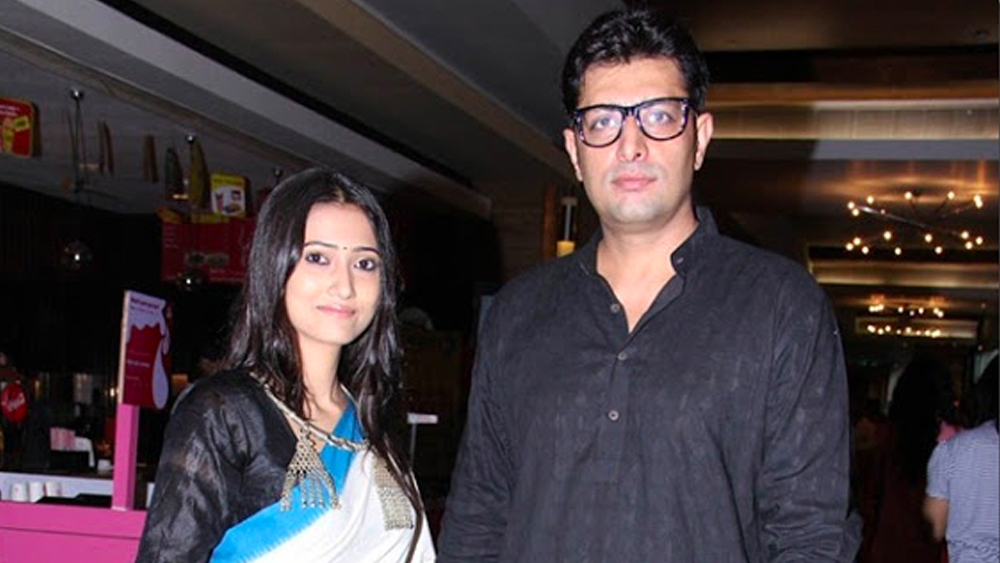 পরে ‘এনকাউন্টার’ ছবিতে দিনো মোরিয়ার বিপরীতে তাঁর অভিনয় করার কথা ছিল। কিন্তু শ্যুটিং শুরুর দিন দু’য়েক আগে তিনি এই ছবি থেকে সরে দাঁড়ান। ২০০১ সালে মালিনীর সঙ্গে ডিভোর্স হয়ে যায় প্রিয়াংশুর। বিচ্ছেদের কারণ নিয়ে তাঁরা মুখ খোলেননি।