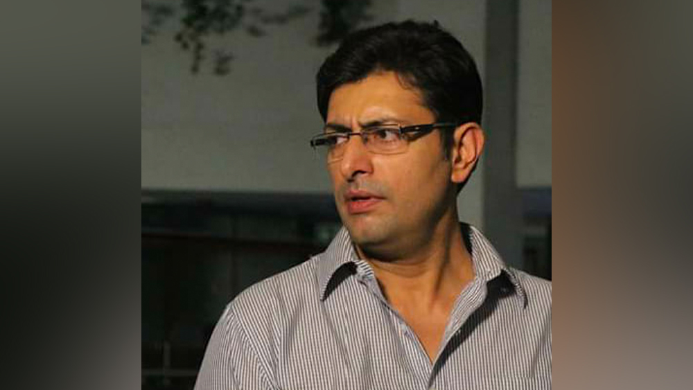 অনুরাগীদের মতে, সমসাময়িক নায়কদের তুলনায় প্রিয়াংশু অনেকটাই প্রচারবিমুখ। জনপ্রিয়তার দৌড়ে পিছিয়ে থাকার কারণ হিসেবেও অনেকে দায়ী করেন তাঁর এই প্রচারবিমুখ স্বভাবকেই।