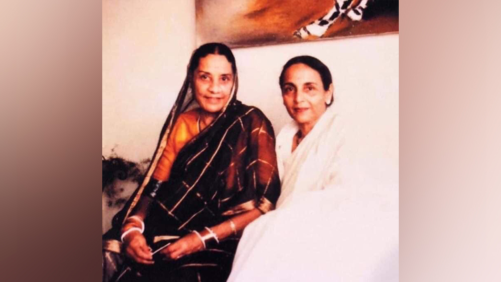 রত্তন স্বেচ্ছায় ছবির জগতে পা রাখেননি। সে সময়ে হিন্দি ছবিতে মেয়েদের কাজ করা সুনজরে দেখাও হত না। কিন্তু পরিস্থিতি রত্তনকে বাধ্য করেছিল।