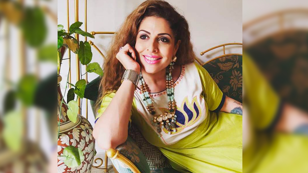 কিন্তু সে সব অভিযোগকে রটনা বলে উড়িয়ে দিয়েছেন তনাজ। তিনি এবং বখতিয়ার দু’জনেই জানিয়েছেন, কাজ এবং পরিবার নিয়ে তাঁরা খুশি। পরিবারকে সবথেকে বেশি গুরুত্ব দিয়ে এভাবেই সবদিকে ভারসাম্য বজায় রেখে এগিয়ে যেতে চান তাঁরা।