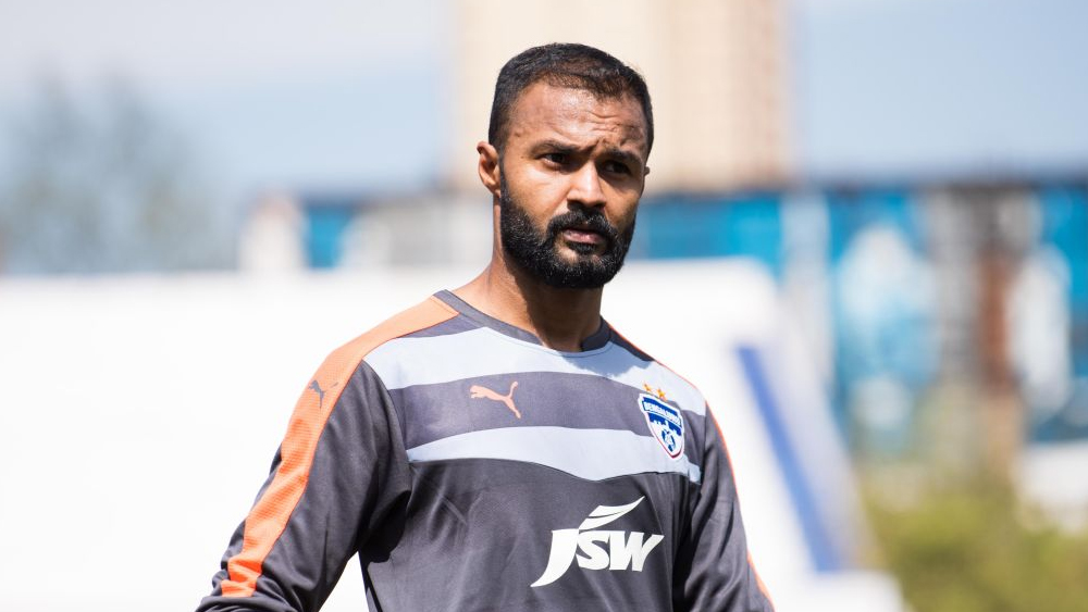 অরিন্দম ভট্টাচার্য: বহু বিতর্কে উঠে এসেছে তাঁর নাম। যদিও এ বারের এটিকে-মোহনবাগান দলের তিনিই প্রধান গোলরক্ষক। ৫৬টি ম্যাচে ১৫৩টি সেভ করেছেন তিনি। সবুজ-মেরুনের শেষ প্রহরীর দিকে নজর রাখতেই হবে।