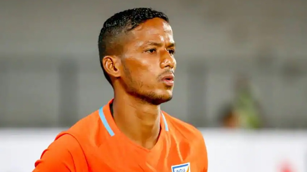 নারায়ণ দাস: ওড়িশা এফসি থেকে এ বার তিনি সই করেছেন ইস্টবেঙ্গলে। লাল-হলুদের এই ডিফেন্ডার বেশ কিছু বছর নজর কারা ফুটবল খেলছেন। ফর্মে থাকলে এ বারেও তিনি দুশ্চিন্তা হয়ে উঠতে পারেন বিপক্ষের।