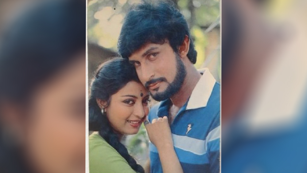 তবে সন্দীপ বা দেবশ্রী, কেউ তাঁদের সম্পর্ক নিয়ে প্রকাশ্যে মুখ খোলেননি। তাঁদের প্রেমের কথা থেকে যায় গুঞ্জনের স্তরেই। কিছু দিন পর দু’জনে সরে আসেন সম্পর্ক থেকে।