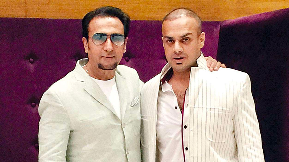 সে সময় গুলশনের সেক্রেটারি ছিলেন অভিনেত্রী মন্দাকিনীর ভাই। গুলশনের সেক্রেটারির সঙ্গেই ফিলোমিনা বিয়ে করে লন্ডনে রয়েছেন এখন। তবে প্রথম পক্ষের এক ছেলে সঞ্জয় বাবা গুলশনের কাছেই থাকেন।