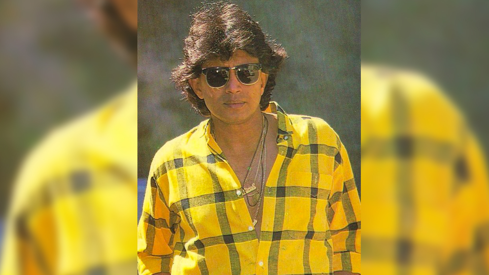 এমন বড় প্রযোজককে সরাসরি না বলতে পারেননি মিঠুন। কিন্তু তিনি তখন এতটাই ব্যস্ত ছিলেন যে তাঁর পক্ষে ফিল্মটি করাও সম্ভব ছিল না।