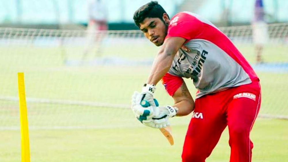 পরের বারের আইপিএল-এ তাঁকে দলে দেখা যাবে কি না সেটা বড় প্রশ্ন। এ বারে প্লে অফে সুযোগ না পাওয়ার পর দলে বেশ কিছু পরিবর্তন করতেই পারে কলকাতা।