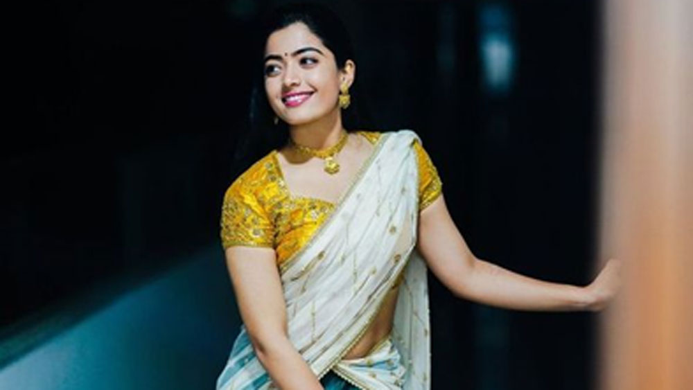 তাঁকে দর্শকেরা এতটাই পছন্দ করেছেন যে এই অল্প সময়ের মধ্যেই তিনি ১০০ কোটি টাকার মালিক হয়ে গিয়েছেন। সারা ভারত খুঁজলেও এমন কোনও অভিনেত্রী পাওয়া যাবে না যিনি এই অল্প সময়ে এত টাকা উপার্জন করে ফেলেছেন।