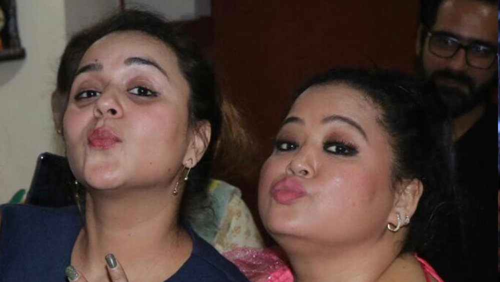 ‘লাফটার শো’-এ ভারতী তৃতীয় স্থান পান। পুরস্কারস্বরূপ তাঁর বাড়িতে এসেছিল বড় একটা টেলিভিশন সেট। যে পরিবারে দু’বেলা খাবার যোগাড় করাই ছিল কঠিন, তাঁদের বাড়িতে বড় টিভি দেখে হকচকিয়ে গেলেন পড়শিরা।