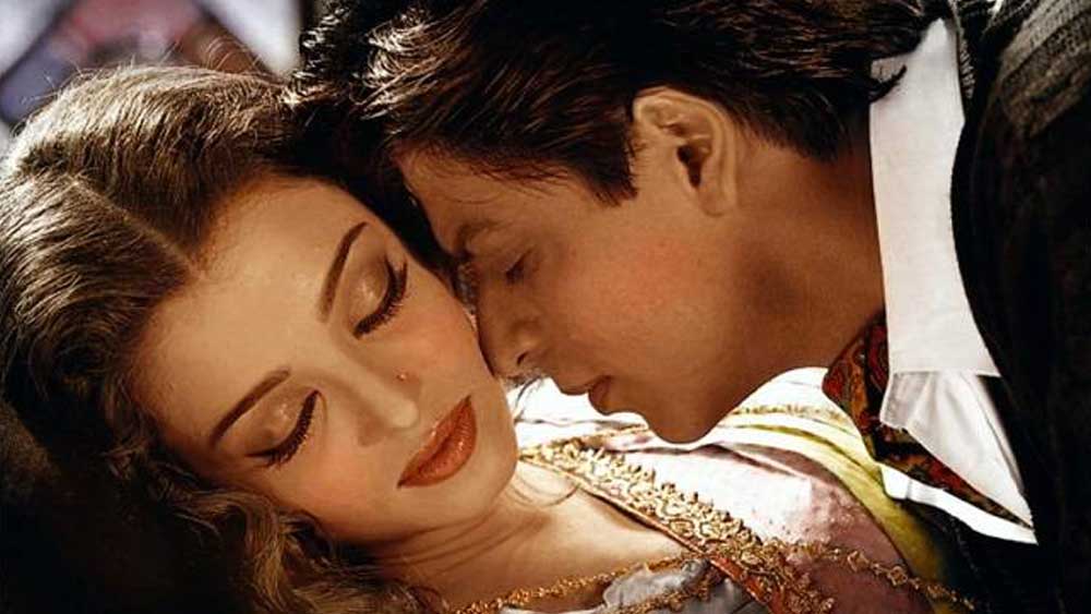 সলমনের সঙ্গে বিচ্ছেদের পরে শাহরুখের সঙ্গে চুটিয়ে কাজ করেন ঐশ্বর্যা। ‘দেবদাস’ ছবির পরে তাঁদের জুটি ছিল সুপারহিট। এ সময় শাহরুখ নিজেও ছিলেন কেরিয়ারের শীর্ষে। অন্য দিকে একের পর সম্পর্ক ভেঙে যাওয়ায় সলমন বিধ্বস্ত হয়ে পড়েন।