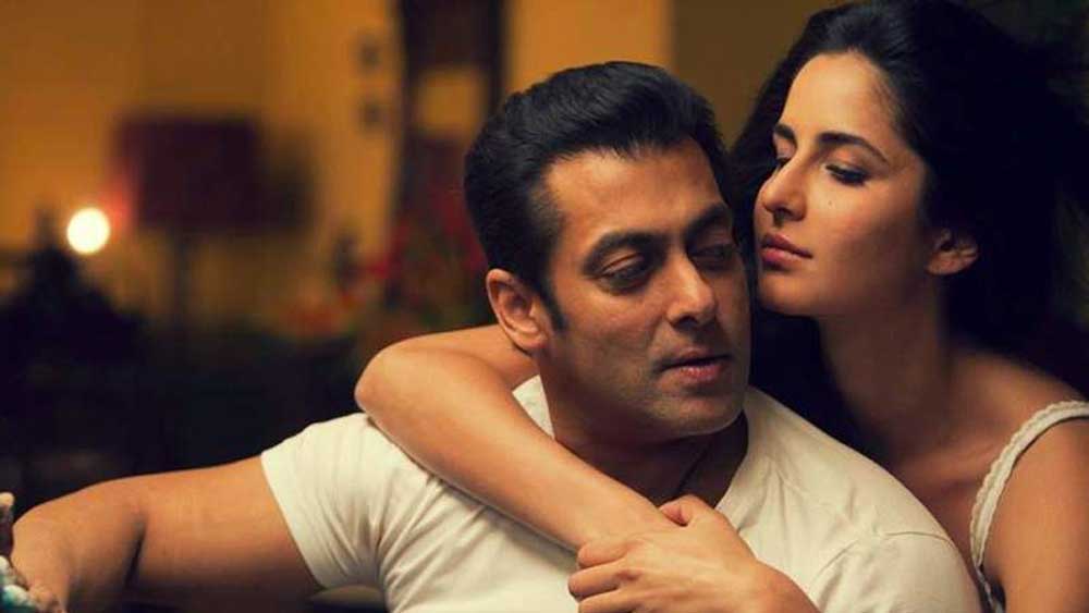 ঐশ্বর্যার সঙ্গে বিচ্ছেদের পরে সলমন আঁকড়ে ধরেন ক্যাটরিনাকে। বলিউডে পরিচিতি পাওয়ার ক্ষেত্রে তিনি অনেক সাহায্য করেছিলেন ক্যাটকে। ২০০৮ সালে ‘নমস্তে লন্ডন’, ‘সিং ইজ কিং’, ‘ওয়েলকাম’ ‘পার্টনার’-সহ ক্যাটরিনার বেশ কিছু ছবি পর পর হিট হয় বক্স অফিসে।