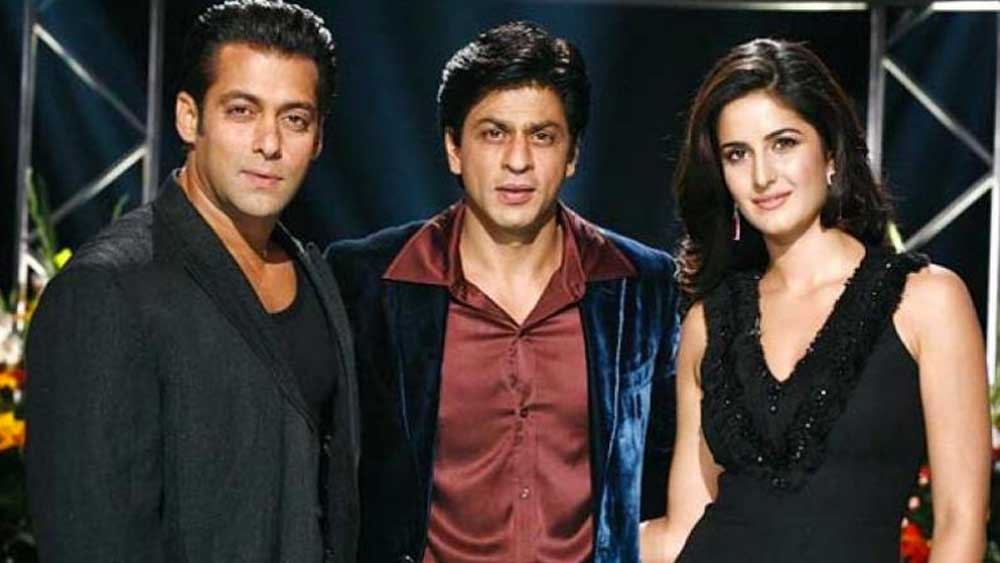 ইন্ডাস্ট্রির অন্দরমহলে কান পাতলে শোনা যায়, পার্টিতে ঢুকেই স্বভাবসিদ্ধ ভঙ্গিতে রসিকতা করতে থাকেন শাহরুখ। কিন্তু সে সময় তাঁর রসিকতা মোটেও ভাল ভাবে নেননি সলমন।