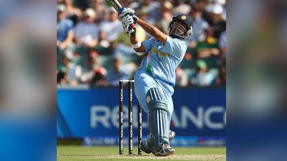 কিন্তু অন্য কোনও জীবিকায় কিছু করতে পারবেন না ভেবে রয়ে যান ক্রিকেটেই। ২০০৭ বিশ্বকাপে ভারতের ভরাডুবির পরে পরবর্তী বাংলাদেশের বিরুদ্ধে সিরিজে সুযোগ পান গম্ভীর। তিনি ধরে নিয়েছিলেন এটাই তাঁর শেষ সুযোগ।