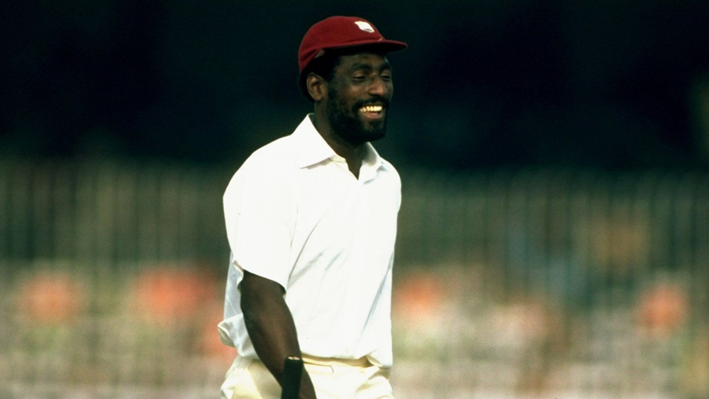 রবিবার রাতে ভিভের টুইট, ‘৪৬ বছর আগে আমি ওয়েস্ট ইন্ডিজের হয়ে প্রথম ম্যাচ খেলেছিলাম। জাতীয় দলের হয়ে খেলতে পেরে আমি যে কতটা গর্বিত বলে বোঝাতে পারব না’।