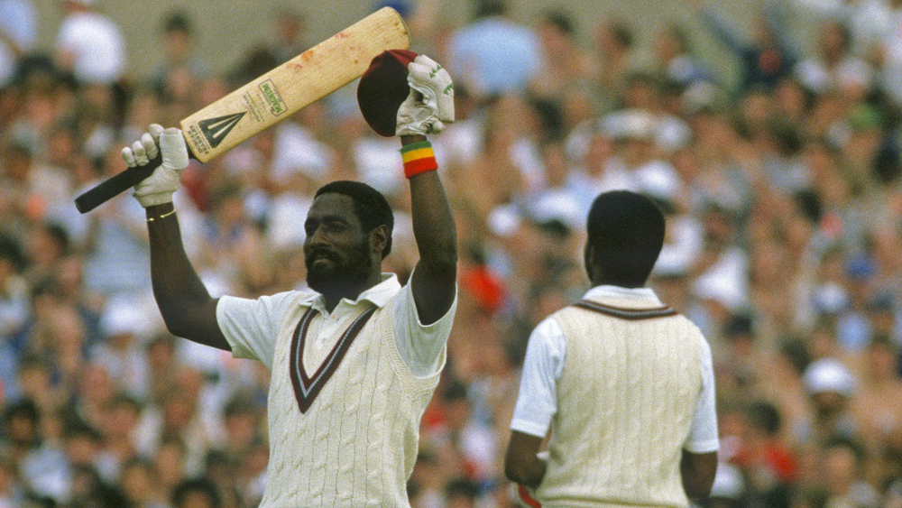 ভিভই প্রথম ব্যাটসম্যান যিনি টেস্ট সেঞ্চুরি করেন ১৫০-এর উপর স্ট্রাইক রেট রেখে। ১৯৮৬ সালে তাঁর করা সেই রেকর্ড অনেক দিন টিকেছিল।