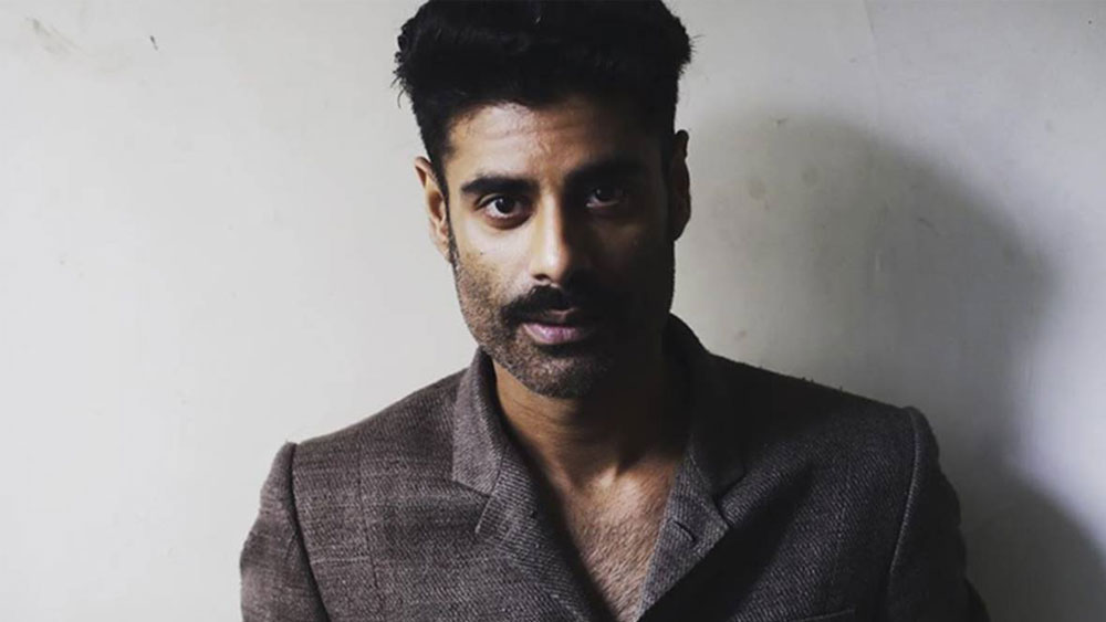 পাশাপাশি, দিল্লির ন্যাশনাল স্কুল অব ড্রামাতেও কোর্স করেছেন তিনি। তার আগে সিকন্দরের পড়াশোনা দেহরাদূনের দূন স্কুলে। বলিউডে সিকন্দরের আত্মপ্রকাশ ২০০৮ সালে। অভিনয় করেন থ্রিলার ছবি ‘উডস্টক ভিলা’-য়।