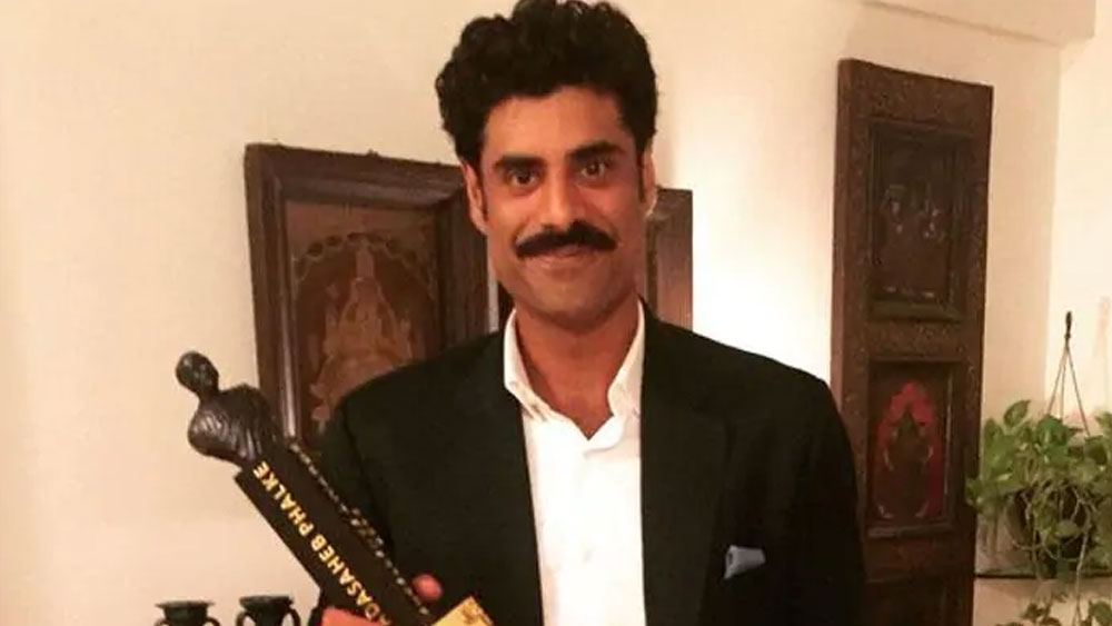 সিকন্দরের প্রতিভা বা কাজের প্রতি নিষ্ঠা নিয়ে কোনও দিন কেউ প্রশ্ন তুলতে পারেননি। ‘তেরে বিন লাদেন: ডেড অর অ্যালাইভ’ ছবির জন্য তিনি ১৬ কেজি ওজন কমিয়েছিলেন। বিসর্জন দিয়েছিলেন মাথার চুল।