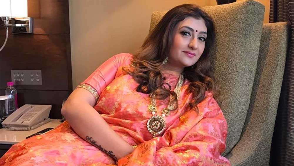 দ্রুত অন্য একটি হাসপাতালে ভর্তি করার পরে সঠিক চিকিৎসায় ধীরে ধীরে সুস্থ হয়ে ওঠেন জুহি। কিন্তু তাঁর অভিযোগ, মারাত্মক কিছু ঘটনা ঘটে যেতে পারত যে কোনও মুহূর্তে। প্রথম হাসপাতালের বিরুদ্ধে ভুল চিকিত্সার কোনও লিখিত অভিযোগ জানিয়েছেন কি না, তা অবশ্য প্রকাশ্যে বলতে চাননি জুহি বা তাঁর বান্ধবী।