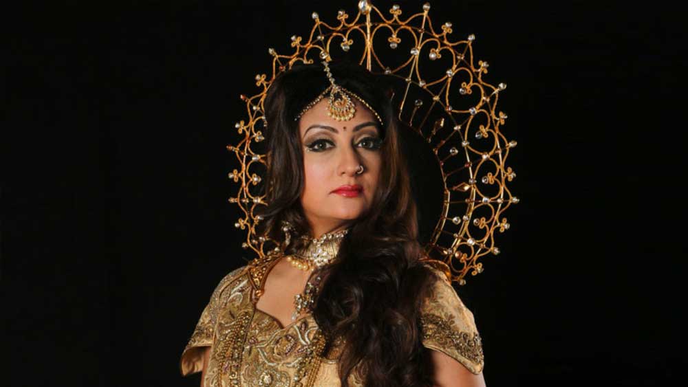 বিনোদন জগতে দীর্ঘ কেরিয়ার সত্ত্বেও জুহিকে ঘিরে কোনও গুজব নেই। এক সাক্ষাৎকারে তিনি জানিয়েছেন, আপাতত তাঁর বিয়ের কোনও পরিকল্পনা নেই। কারণ বিবাহবিচ্ছেদ তাঁকে অনেক কিছু শিখিয়েছে। এখন মেয়েকে ঘিরে তাঁর জীবন আবর্তিত হলেও সারা জীবন যে তিনি একা থাকবেন না, সে কথাও জানিয়েছেন রোমান্টিক জুহি পরমার।