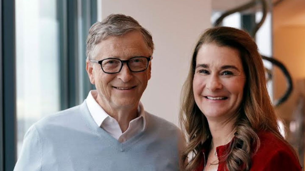 তবে ধনকুবেরদের মধ্যে গেটসই সবচেয়ে বেশি দানধ্যানের জন্য পরিচিত। ২০০৬ সাল থেকে নিজের বিল অ্যান্ড মেলিন্ডা গেটস ফাউন্ডেশনেই তিনি প্রায় ২ হাজার ৭০০ কোটি টাকা দান করেছেন বলে জানা গিয়েছে।