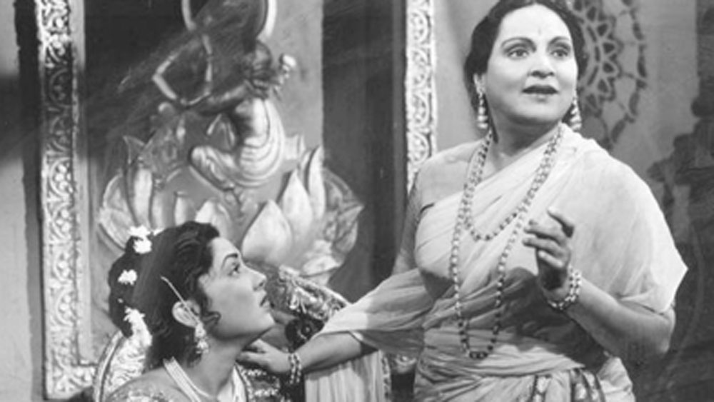 ইতিহাস তাঁকে আরও একটি কারণে মনে রেখেছে। সে সময় প্রথম হাতে গোনা কয়েক জন মহিলা ফিল্ম প্রযোজনা বা পরিচালনায় গুরুত্বপূর্ণ ভূমিকা নিতে শুরু করেন। তাঁদের মধ্যে অন্যতম ছিলেন দুর্গা। ১৯৩৭ সালে ফিল্ম ‘সাথী’-র প্রযোজনা এবং পরিচালনা দুটোই তিনি করেছিলেন।