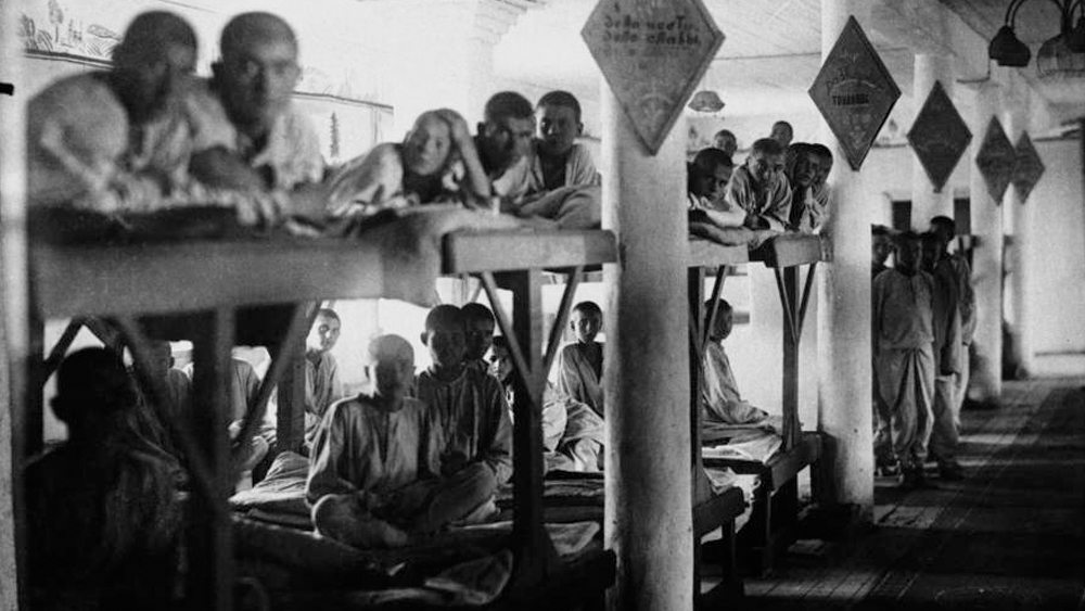 স্তালিন জামানা অতিক্রান্ত হলে গুলাগের জ্বলন্ত স্মৃতির উপরে প্রলেপ দিতে প্রচার করা হতে থাকে সোভিয়েত রাশিয়ার সুপার পাওয়ার হয়ে ওঠার কিংবদন্তি। কোলাইমা-সহ বহু গুলাগের এক সময়ের বন্দিরাও সেটা মেনে নেন।