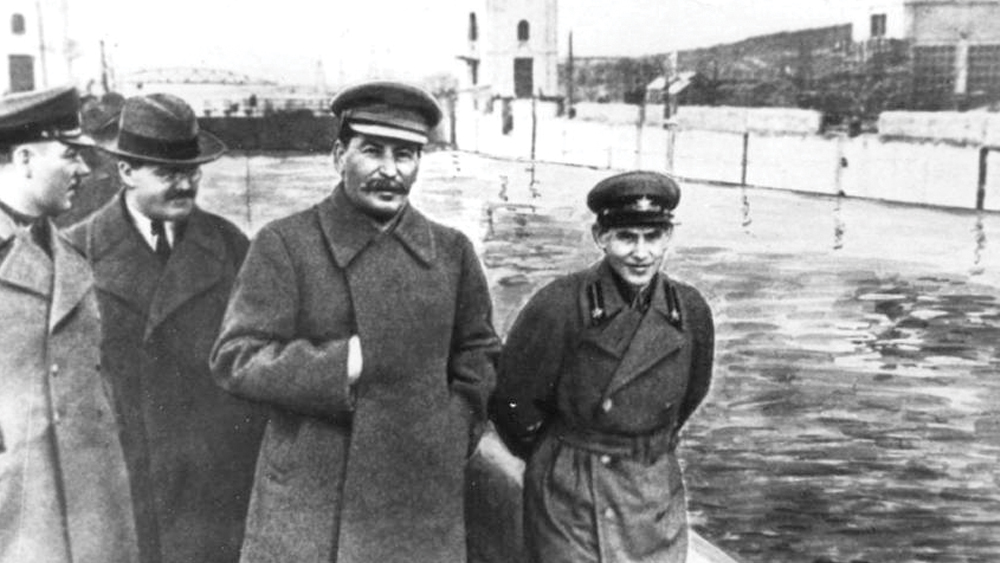 শালামভের স্মৃতিকথাকেও অনেকে অতিরঞ্জিত বলে মনে করেন। আজকের স্তালিনভক্তরা তাকে আগাগোড়া কল্পিত বলে দাবি করেন।