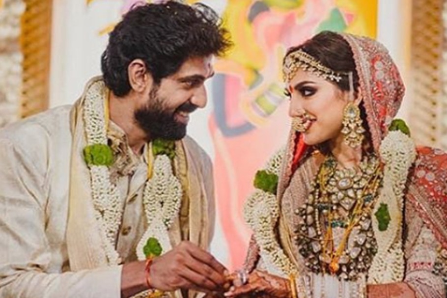 ডাগ্গুবতীর দীর্ঘ দিনের প্রেমিকা ছিলেন অভিনেত্রী তৃষা কৃষ্ণ। সেই প্রেম ভেঙে যাওয়ার পরে চলতি বছরেই তিনি বিয়ে করেছেন মিহিকা বজাজকে। মিহিকা পেশায় ইন্টিরিয়র ডেকরেটর। সোশ্যাল মিডিয়ায় বিয়ের ছবি পোস্ট করার পরে অনুরাগীদের উচ্ছ্বাসে ভেসে যান ডাগ্গুবতী।