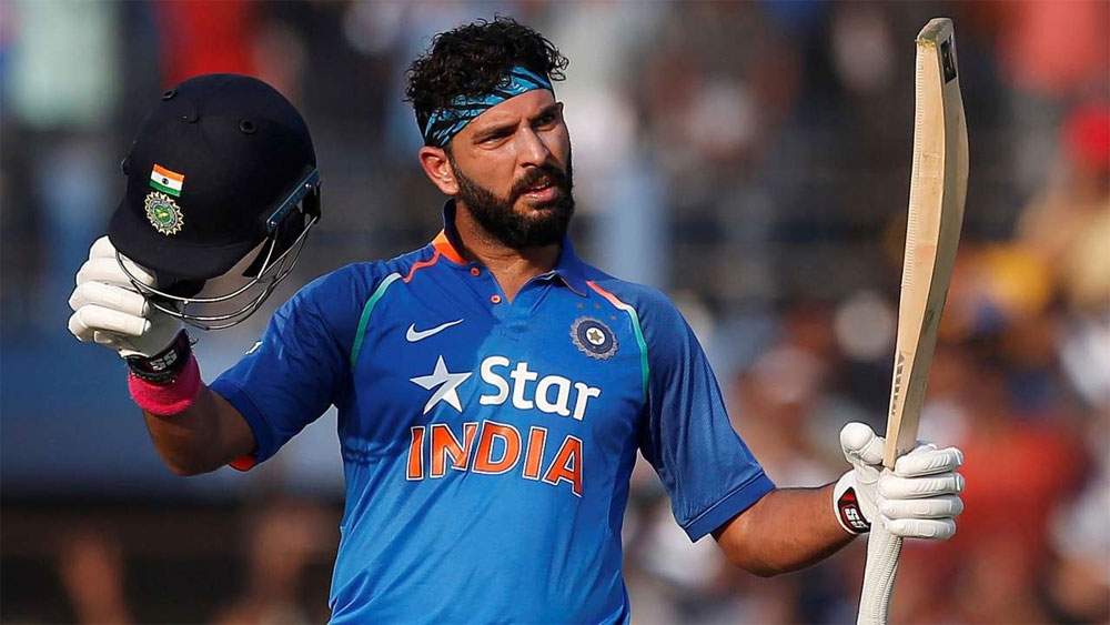 যুবরাজ সিংহ: তিরাশির বিশ্বকাপ জয়ী কপিল নিজেকে এই একাদশে না রাখলেও জায়গা দিয়েছেন যুবরাজকে। ২০১১ সালের বিশ্বকাপ জয়ী দলের অন্যতম সদস্য ওই টুর্নামেন্টের ৯টি ম্যাচে ৩৬২ রান করেছিলেন। সঙ্গে ১টি সেঞ্চুরি এবং ৪টে হাফ সেঞ্চুরি। সে বারের বিশ্বকাপের সেরা ক্রিকেটার ৩০৪টি ম্যাচে ৮৭০১ রানের মালিক। কেরিয়ারে রয়েছে ১৪টি সেঞ্চুরি এবং ৫২টি হাফ সেঞ্চুরি। বাঁ হাতি স্পিনেও ভেল্কি দেখাতে পারেন তিনি। সঙ্গে যোগ করুন তাঁর ফিল্ডিং-দক্ষতা।