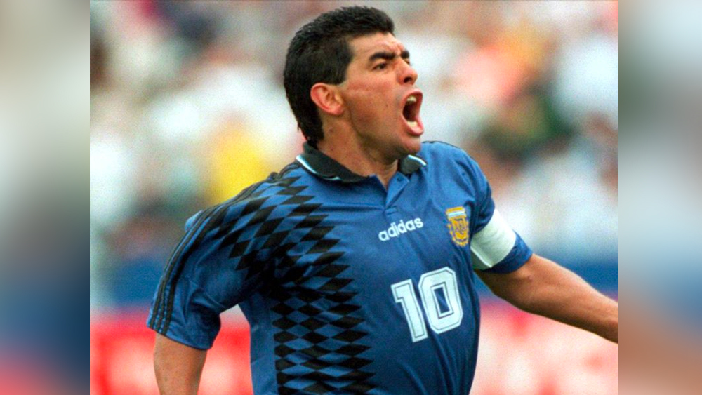 দক্ষিণ আফ্রিকার মাটিতে বিশ্বকাপের কোয়ার্টার ফাইনালে আর্জেন্টিনাকে ৪-০ গোলে চূর্ণ করে জার্মানি। এর পরে তিনি বিশ্বকাপে হাজির থেকেছেন আর্জেন্টিনার সমর্থক হয়ে। কিন্তু ৮৬-র জাদু আর ফিরে আসেনি। বিশ্বকাপের ট্রফি ওঠেনি বুয়েনাস আইরেসগামী বিমানে।